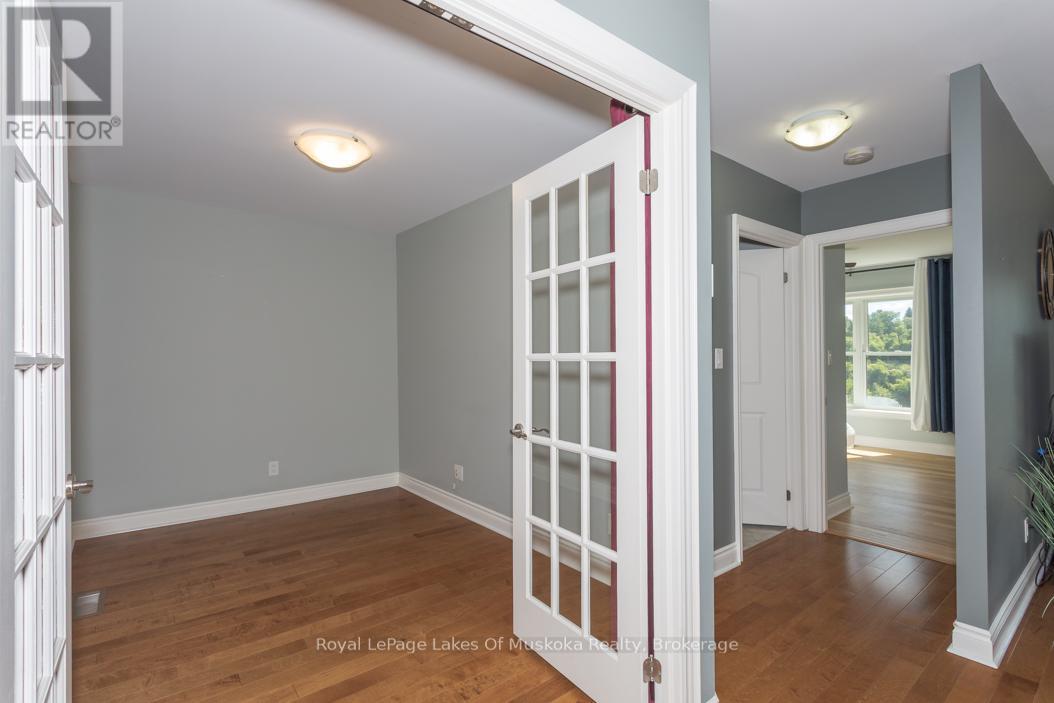 202 - 10a Kimberley Avenue, Bracebridge, Ontario  P1L 0A4 - Photo 13 - X12302345