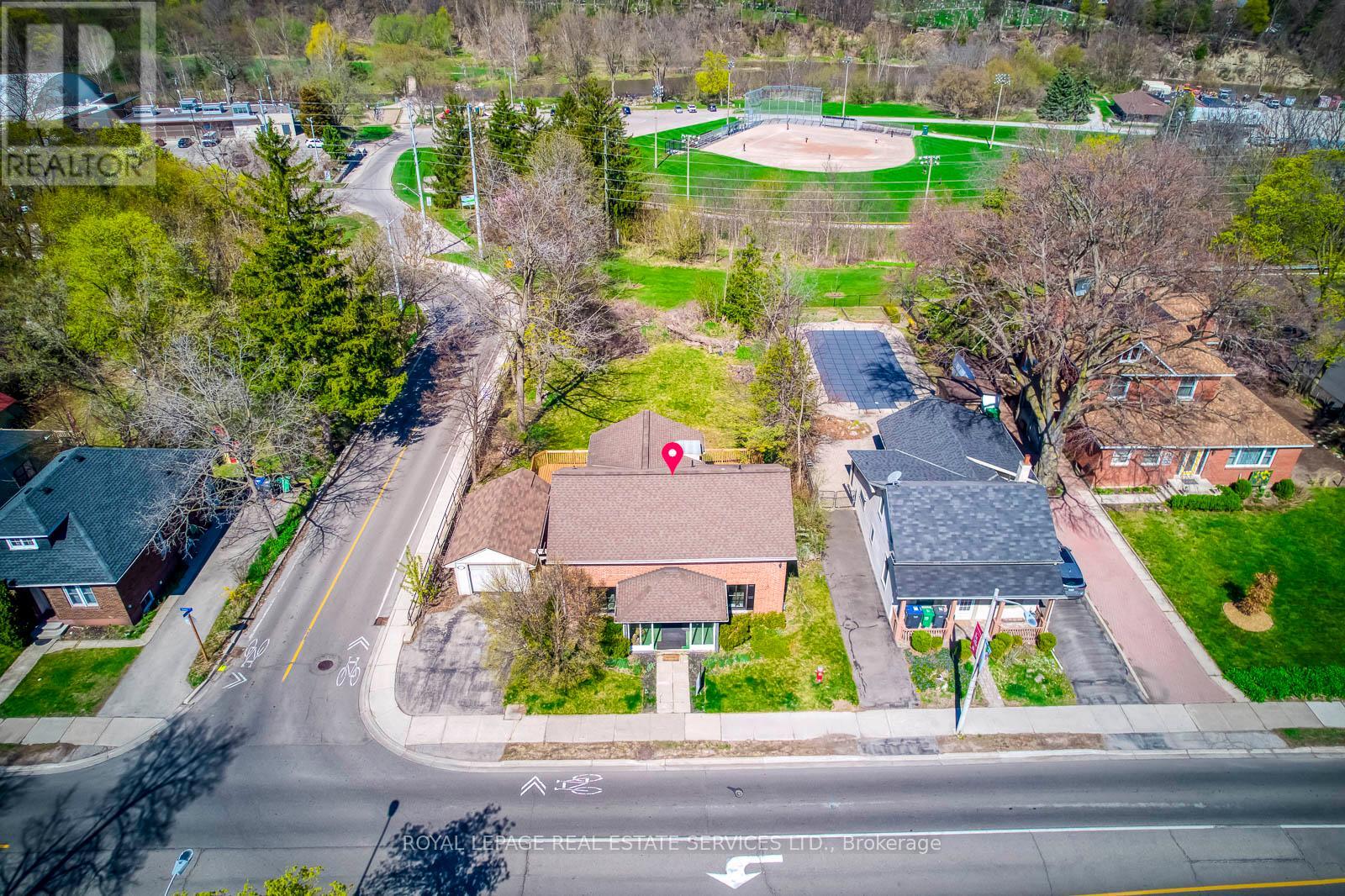 317 Queen Street S, Mississauga, Ontario  L5M 1M3 - Photo 28 - W12302171