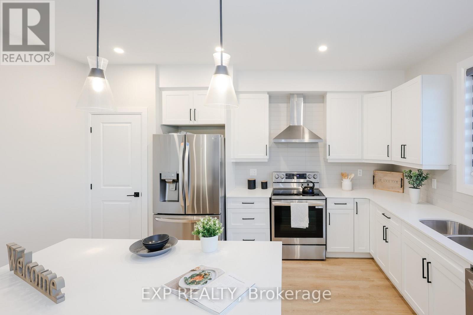 6687 Royal Magnolia Avenue, London South, Ontario  N6P 1H5 - Photo 11 - X12302119