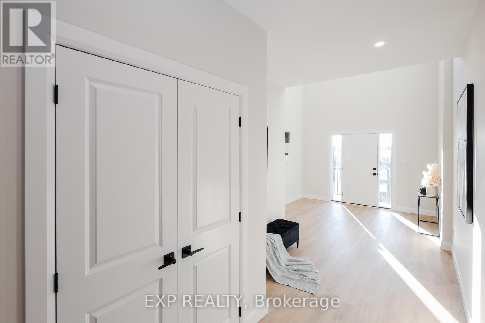 6687 Royal Magnolia Avenue, London South, Ontario  N6P 1H5 - Photo 8 - X12302119