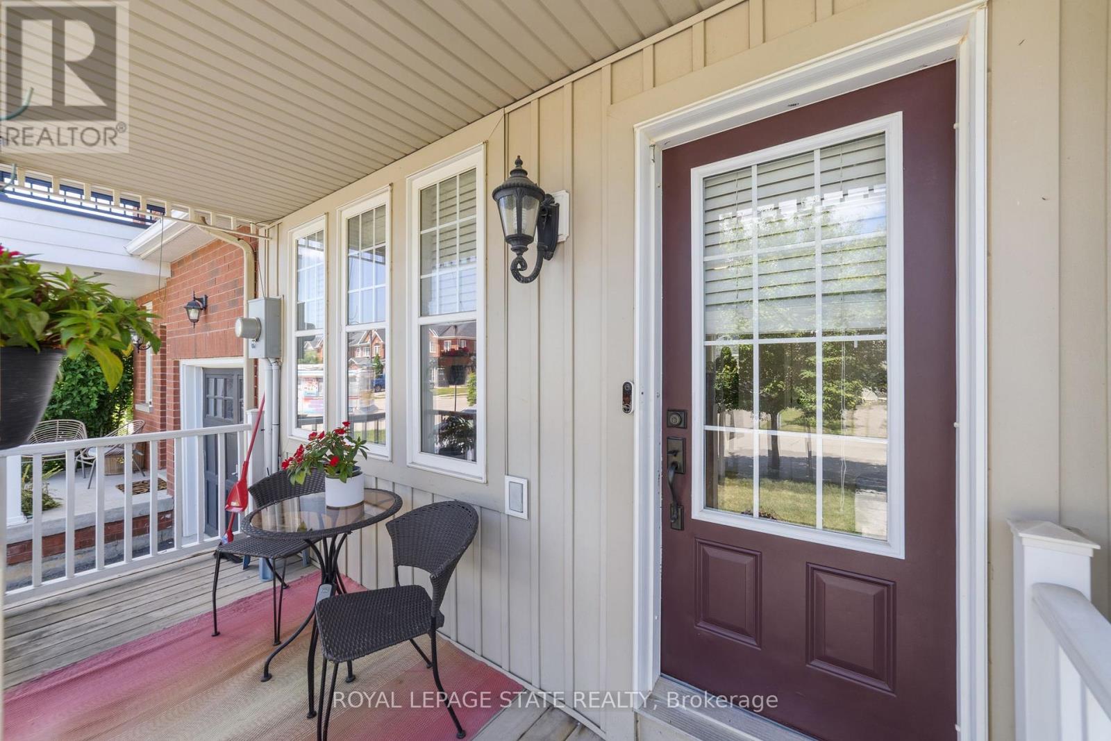 Property at 5 GOLDEN IRIS CRESCENT image 2
