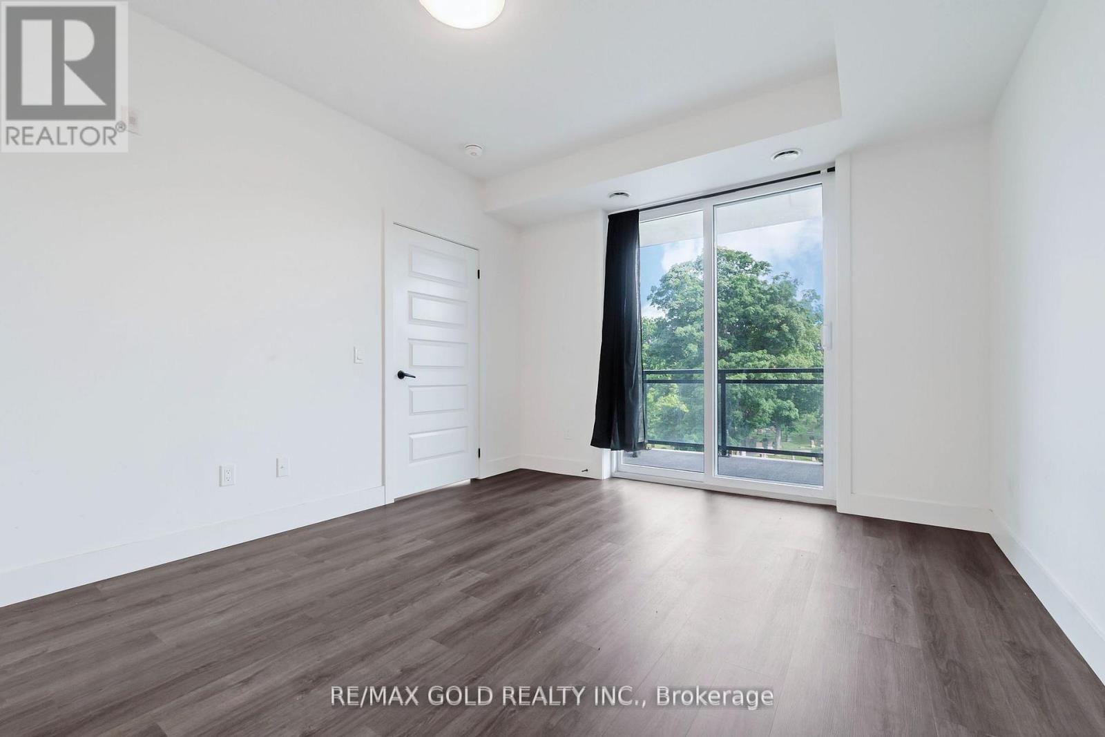 404 - 107 Roger Street, Waterloo, Ontario  N2J 0G3 - Photo 13 - X12302223