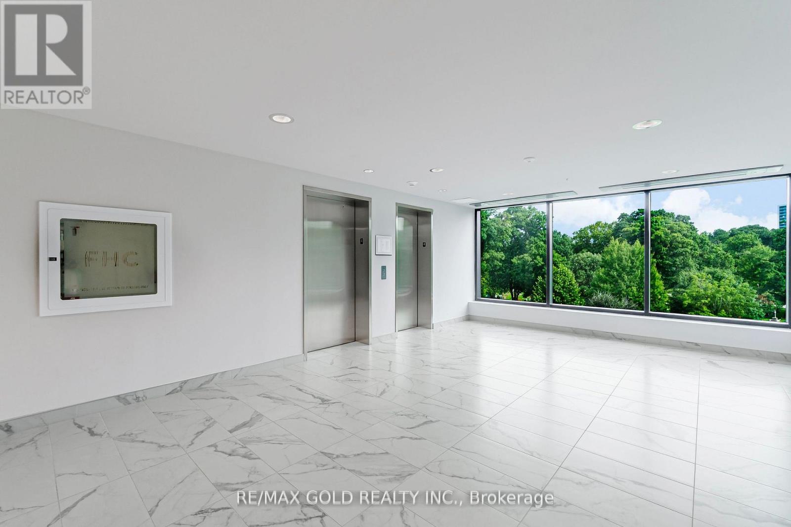 404 - 107 Roger Street, Waterloo, Ontario  N2J 0G3 - Photo 4 - X12302223