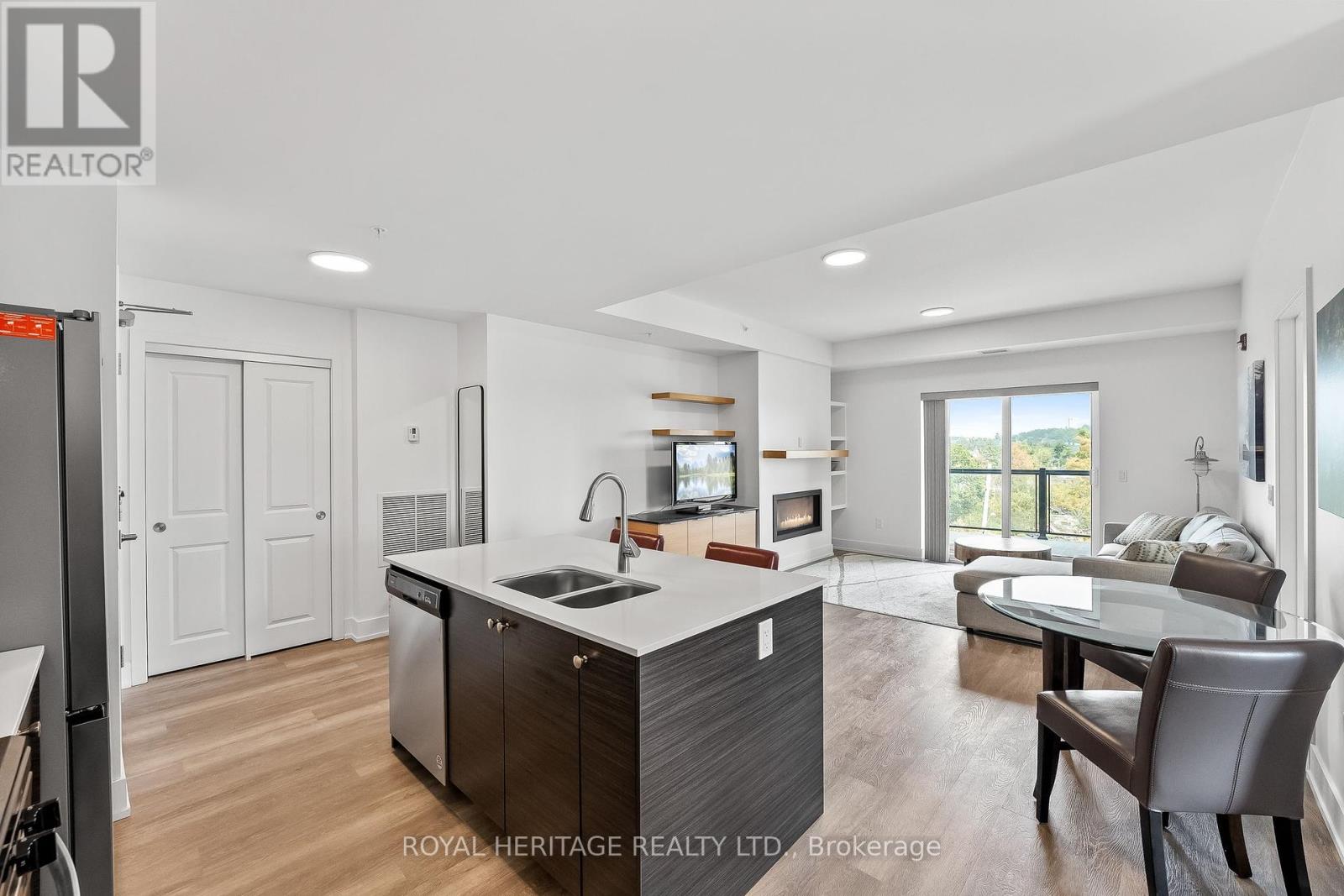 402 - 19b West Street N, Kawartha Lakes (Fenelon Falls), Ontario  K0M 1N0 - Photo 12 - X12302232