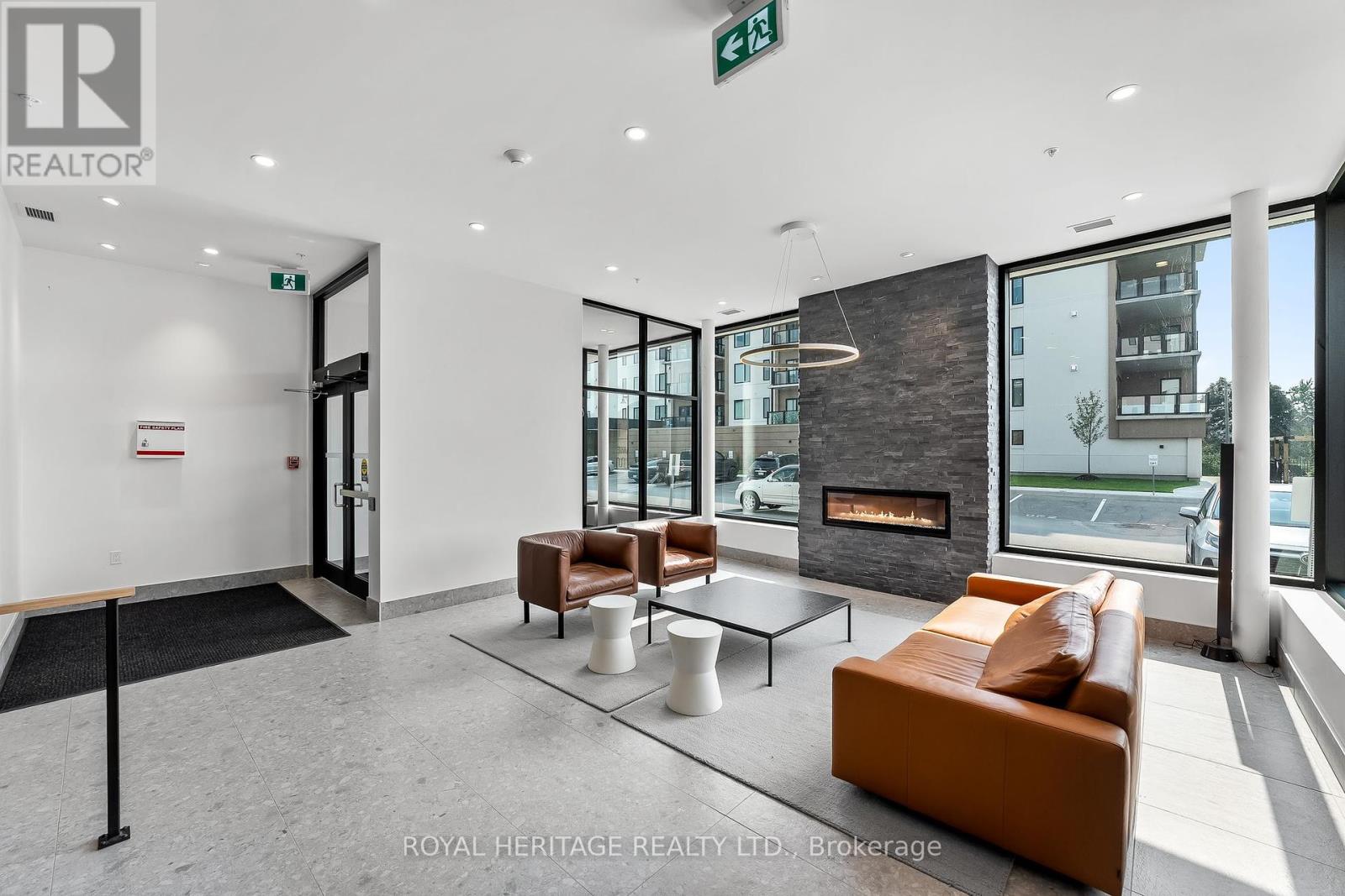 402 - 19b West Street N, Kawartha Lakes (Fenelon Falls), Ontario  K0M 1N0 - Photo 3 - X12302232