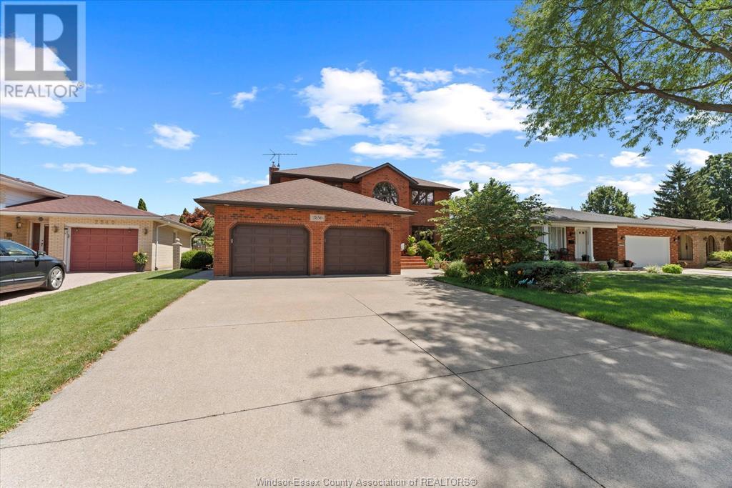 Property at 2850 St. Clair AVENUE image 2