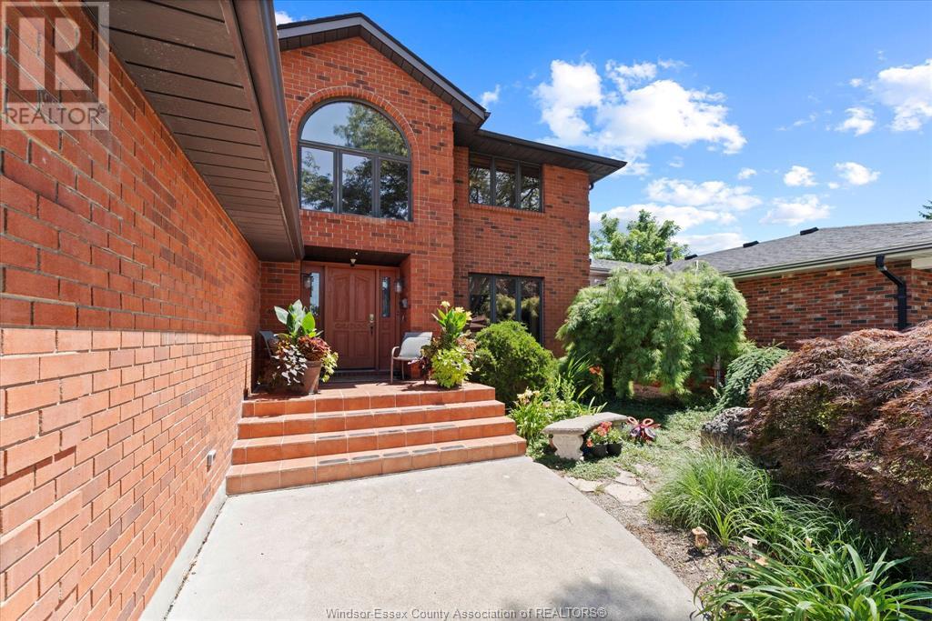 Property at 2850 St. Clair AVENUE image 3