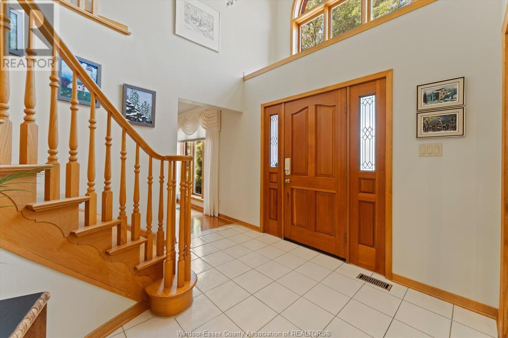 Property at 2850 St. Clair AVENUE image 5