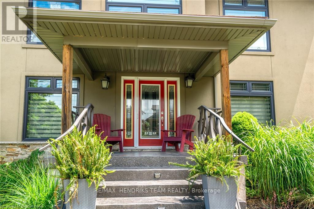Property at 4 FRONT STREET image 2