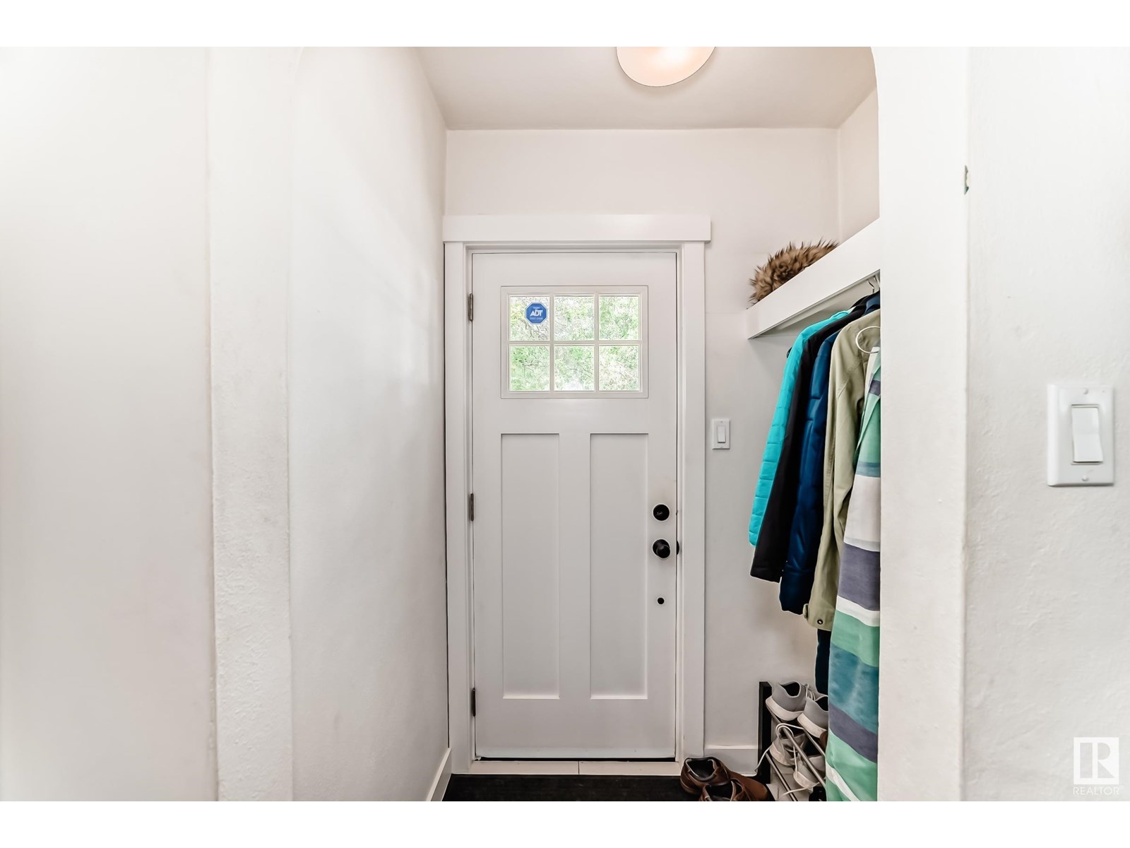 Property at 10915 67 AV NW image 2