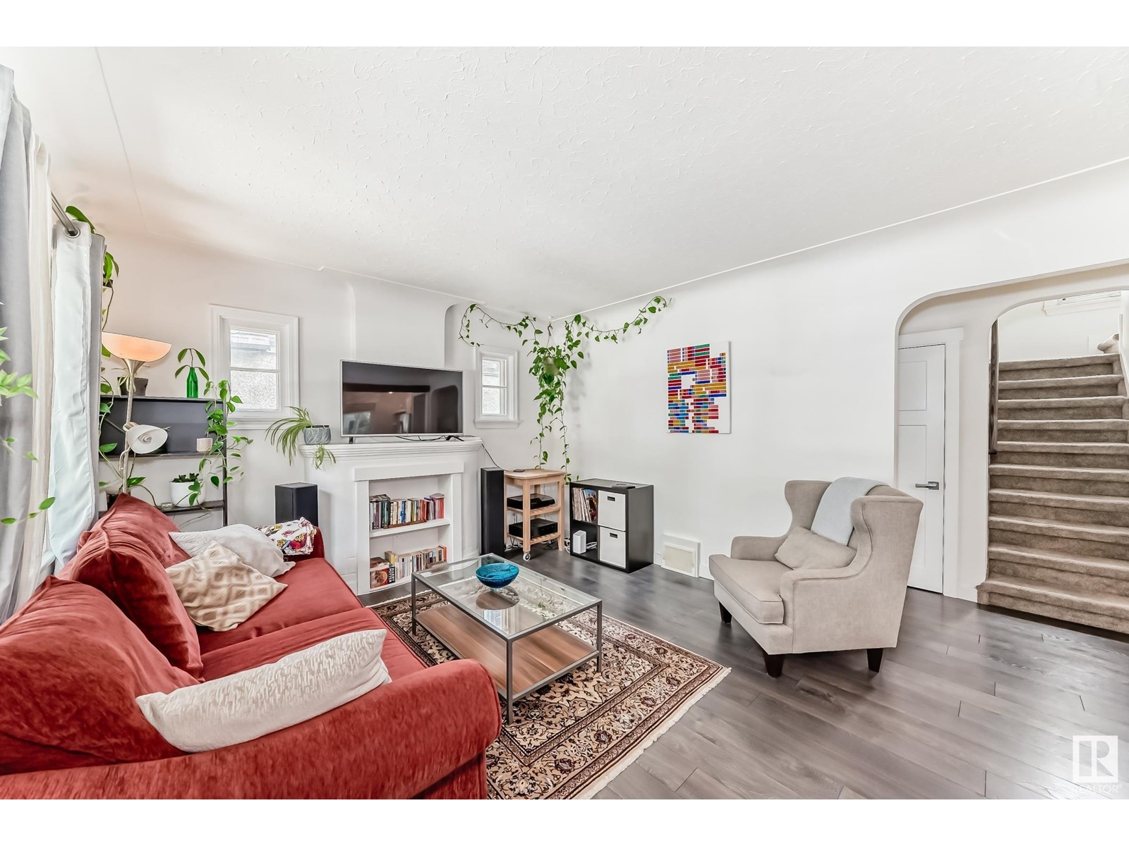 Property at 10915 67 AV NW image 4