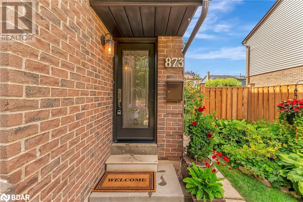 Property at 873 LAURIER Avenue image 3