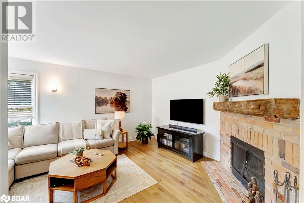 Property at 873 LAURIER Avenue image 4