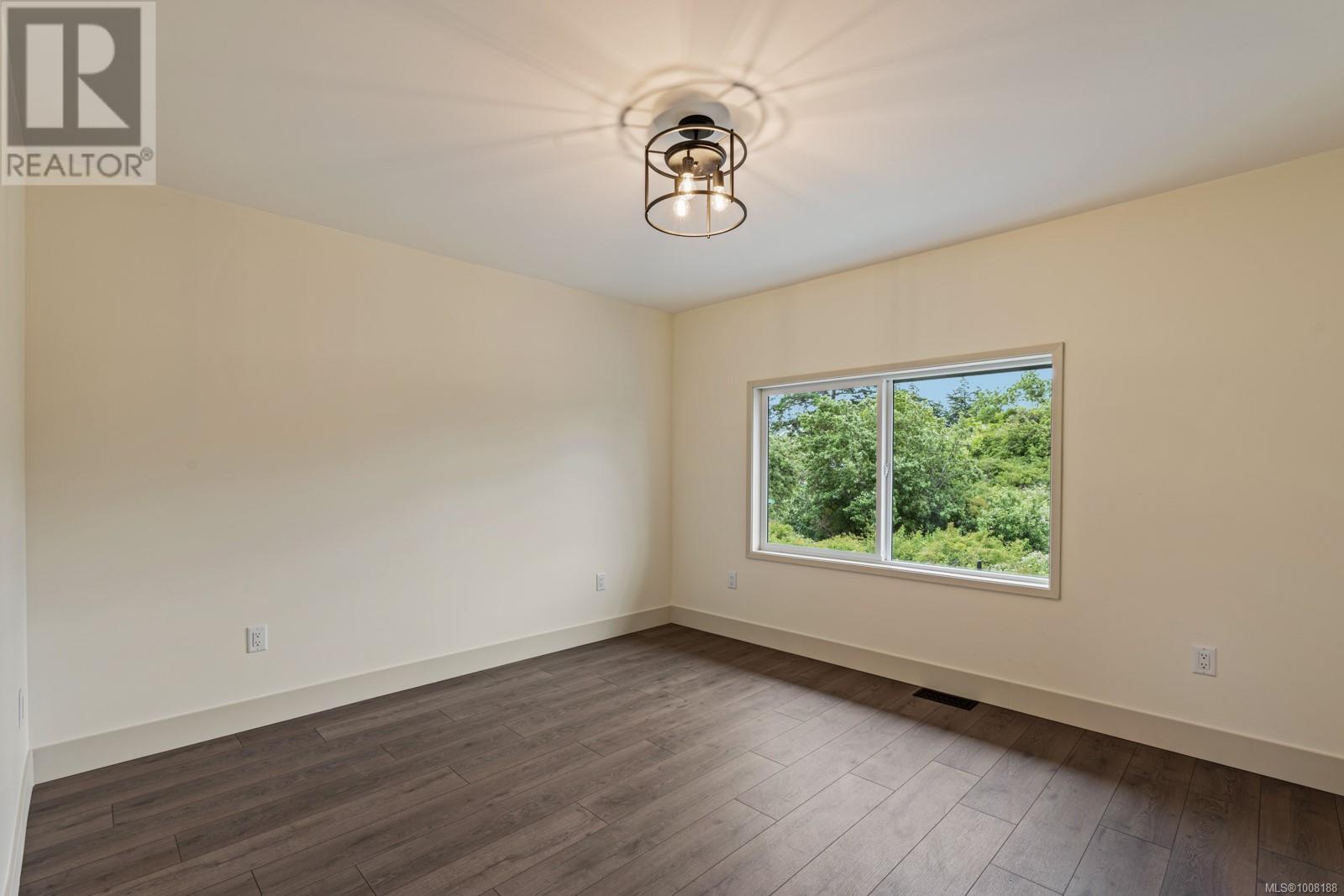 Property at 90 Bradene Rd image 1