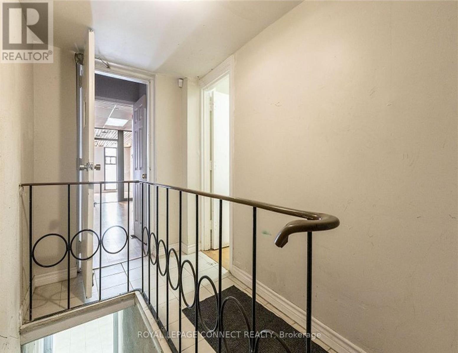 1105 Bathurst Street, Toronto, Ontario  M5R 3H1 - Photo 16 - C12302375