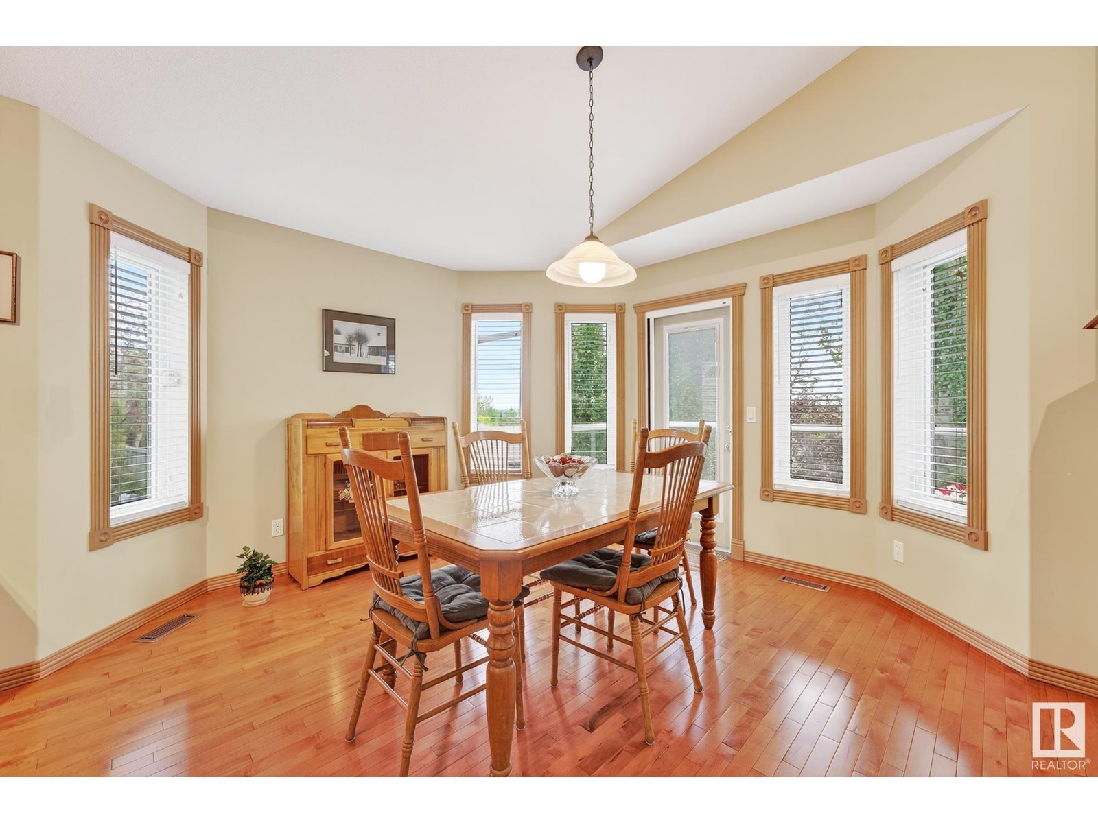 Property at 15 OVERTON PL image 5
