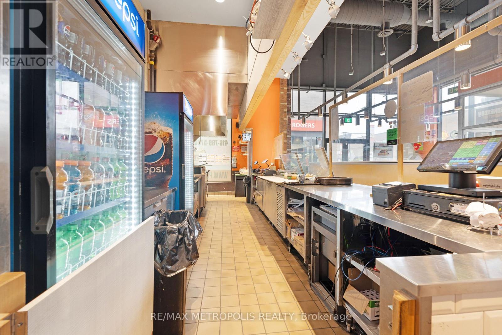 80 Weston Road, Toronto, Ontario  M6N 3P4 - Photo 10 - W12302297
