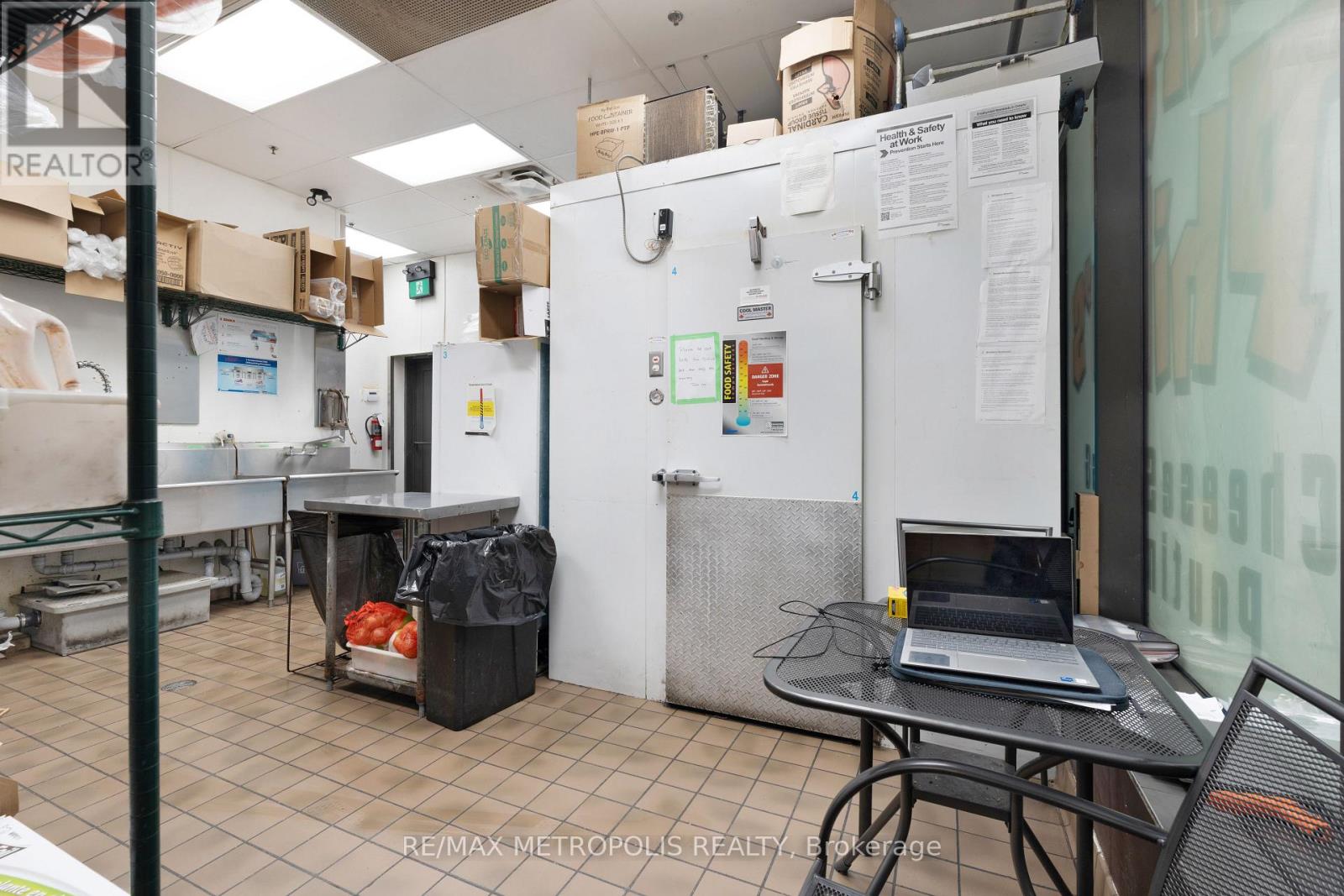 80 Weston Road, Toronto, Ontario  M6N 3P4 - Photo 14 - W12302297