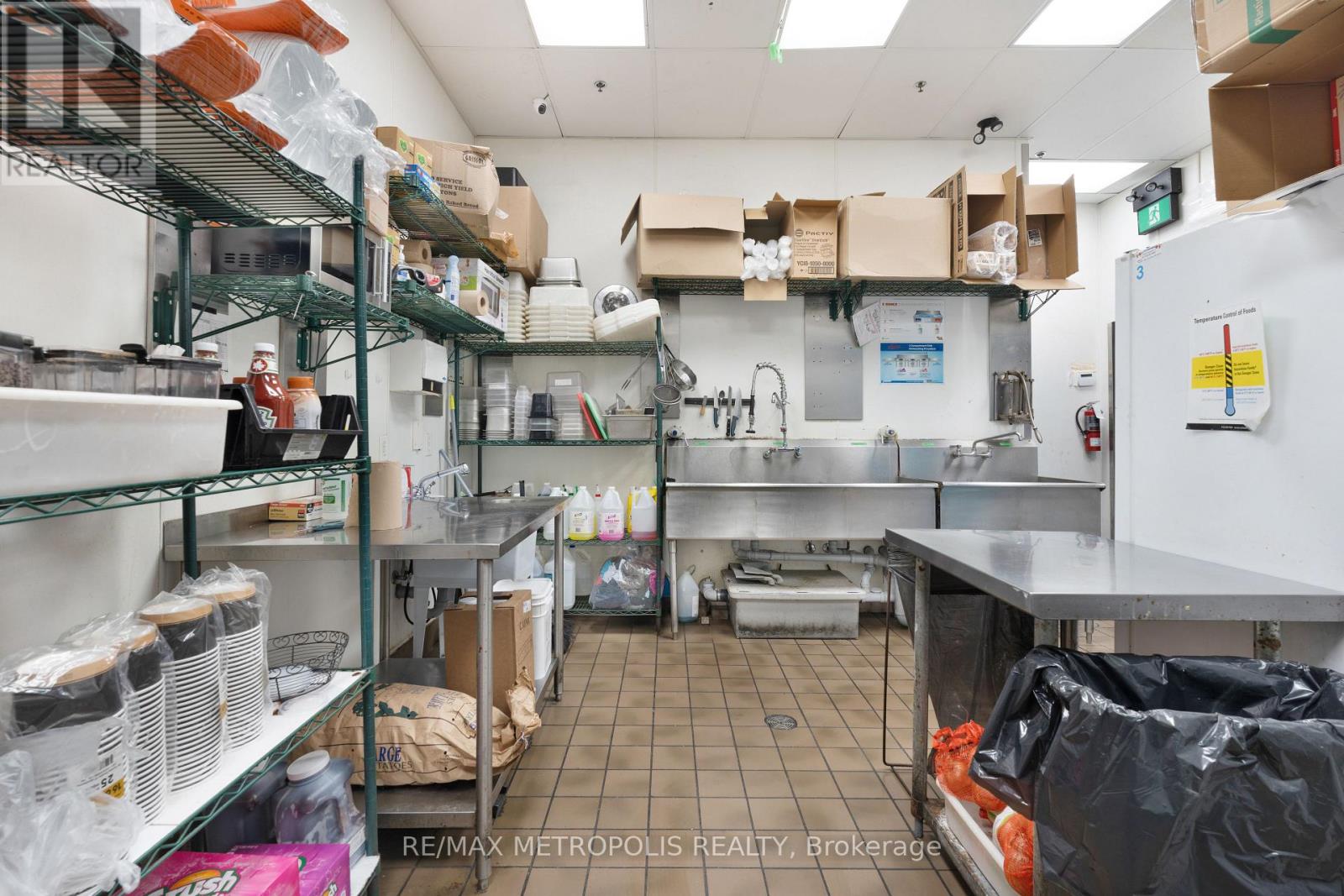 80 Weston Road, Toronto, Ontario  M6N 3P4 - Photo 15 - W12302297