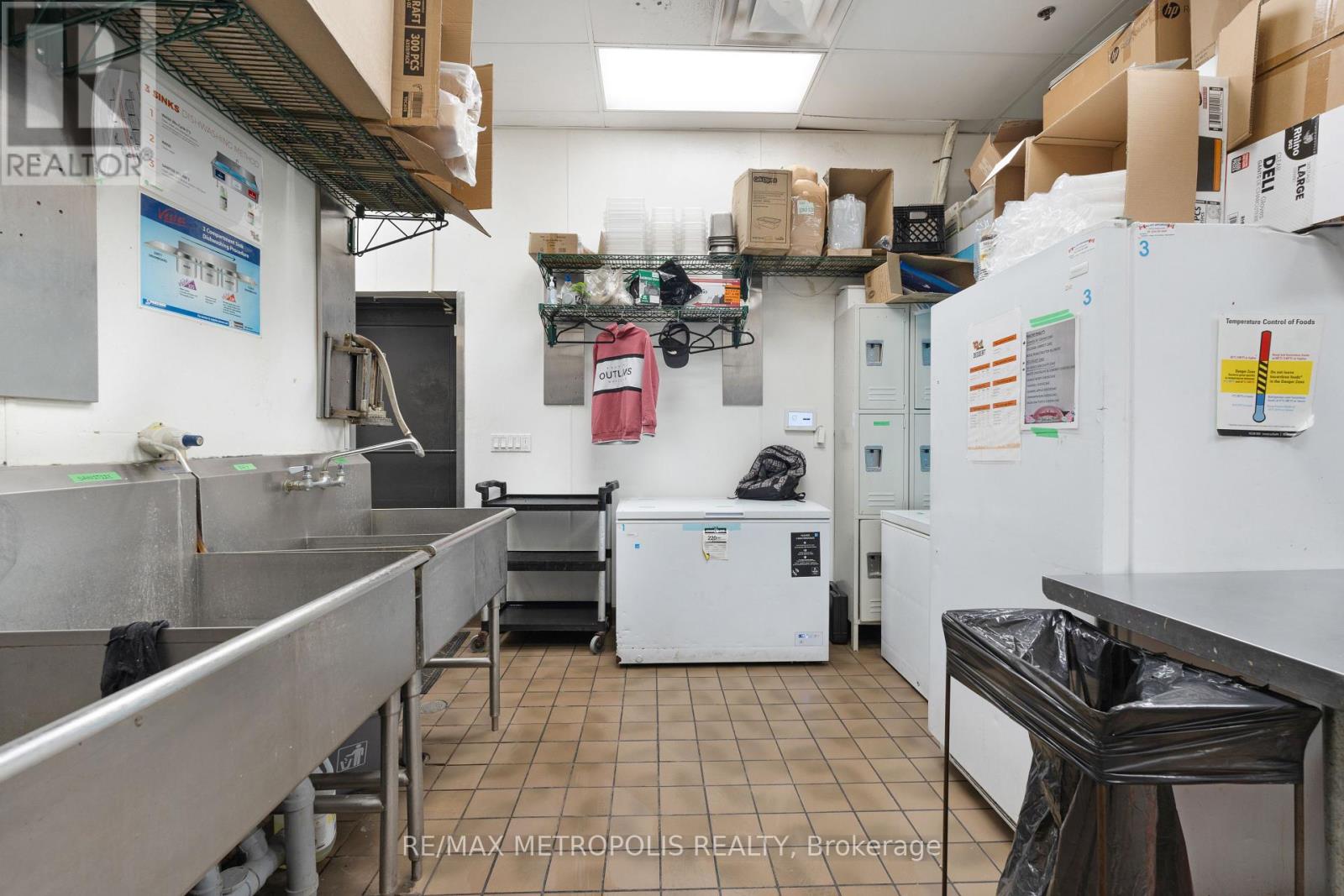 80 Weston Road, Toronto, Ontario  M6N 3P4 - Photo 16 - W12302297