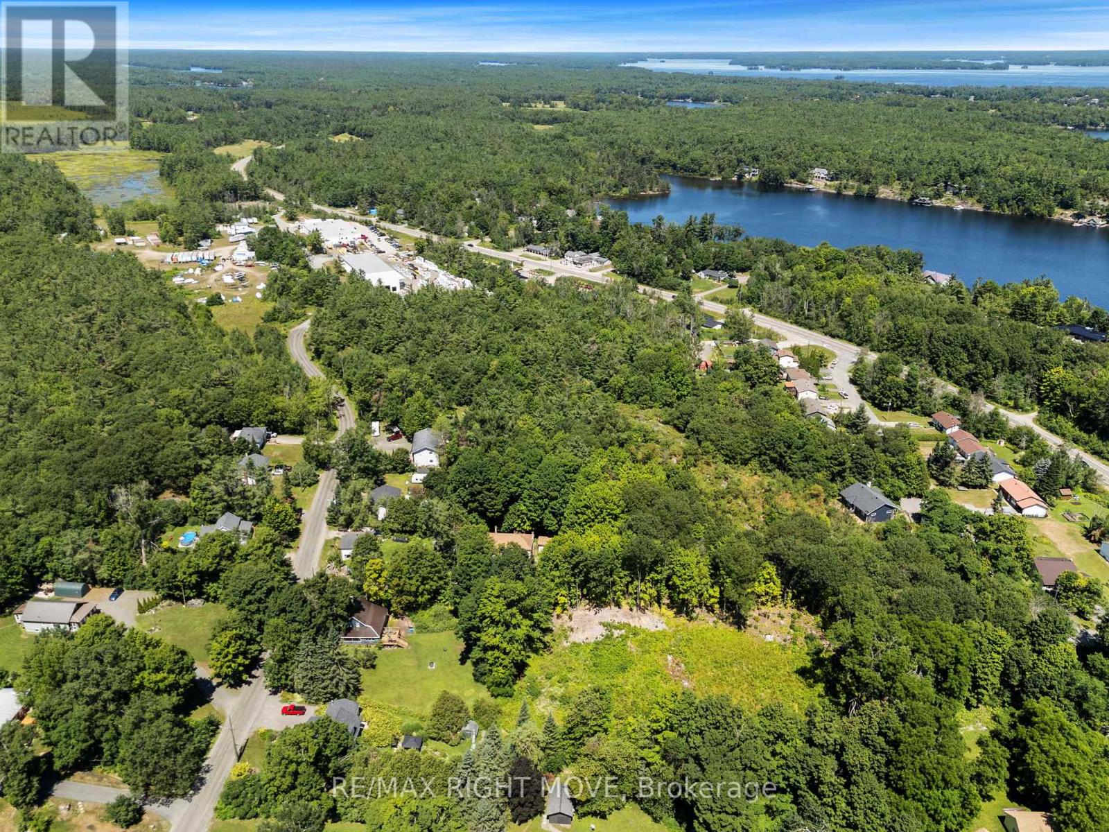 255 Pearl Drive, Gravenhurst, Ontario  P1P 1R2 - Photo 5 - X12302352