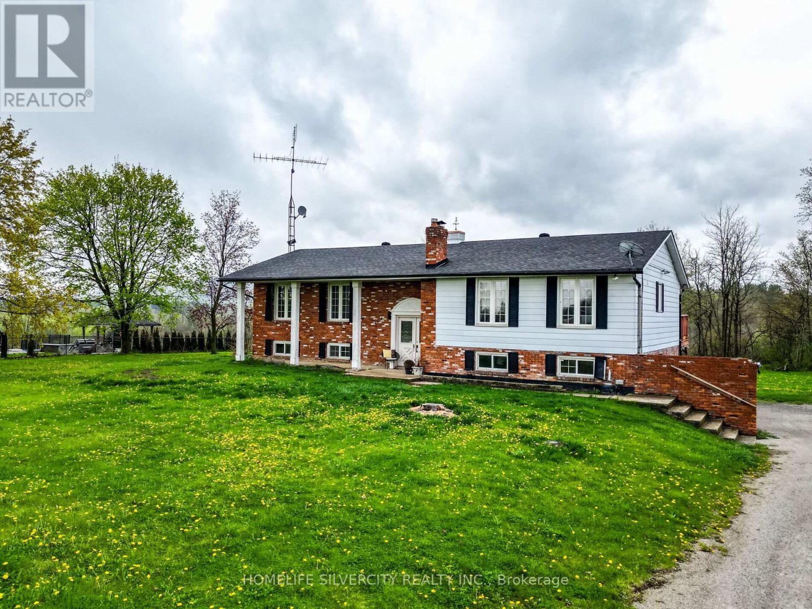 5638 Appleby Line, Burlington, Ontario  L7M 0P6 - Photo 6 - W12302395