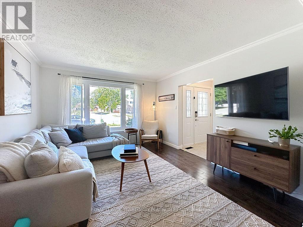 Property at 2456 PADSTOW CRESCENT image 3