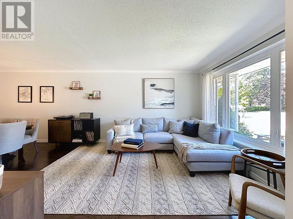 Property at 2456 PADSTOW CRESCENT image 4