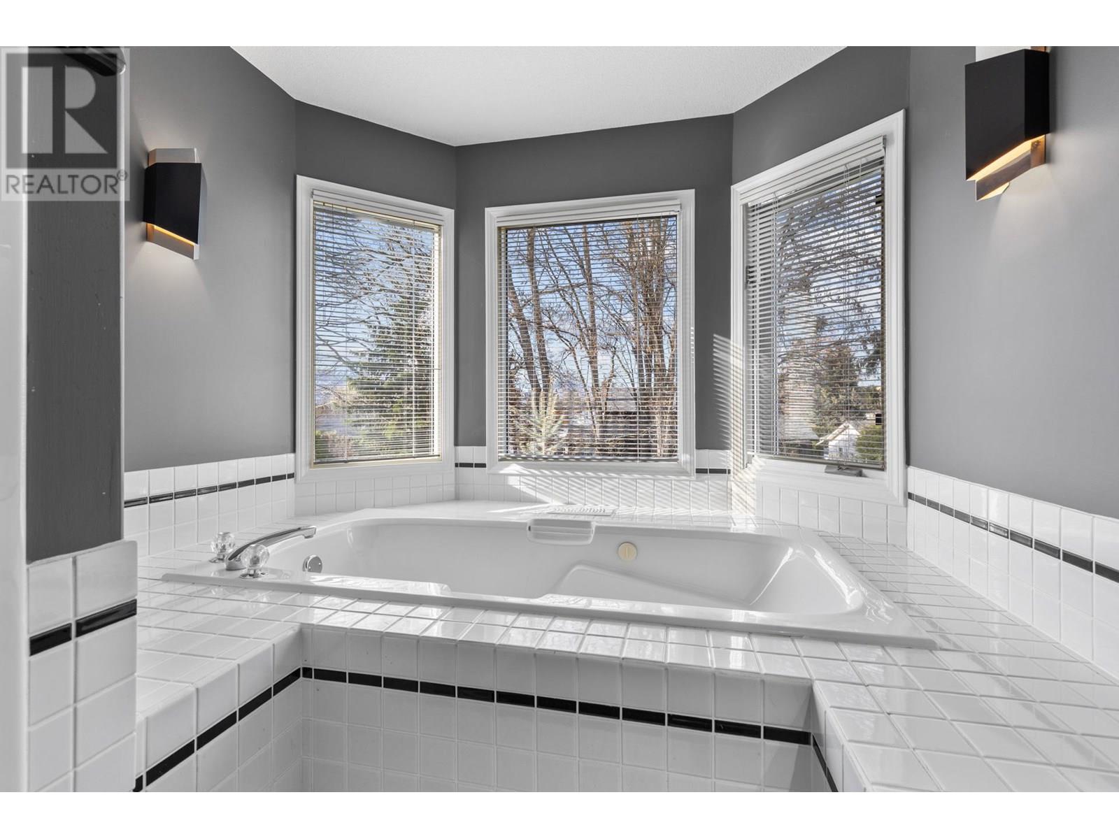 636 Welke Road, Kelowna, British Columbia  V1W 1A7 - Photo 21 - 10356933
