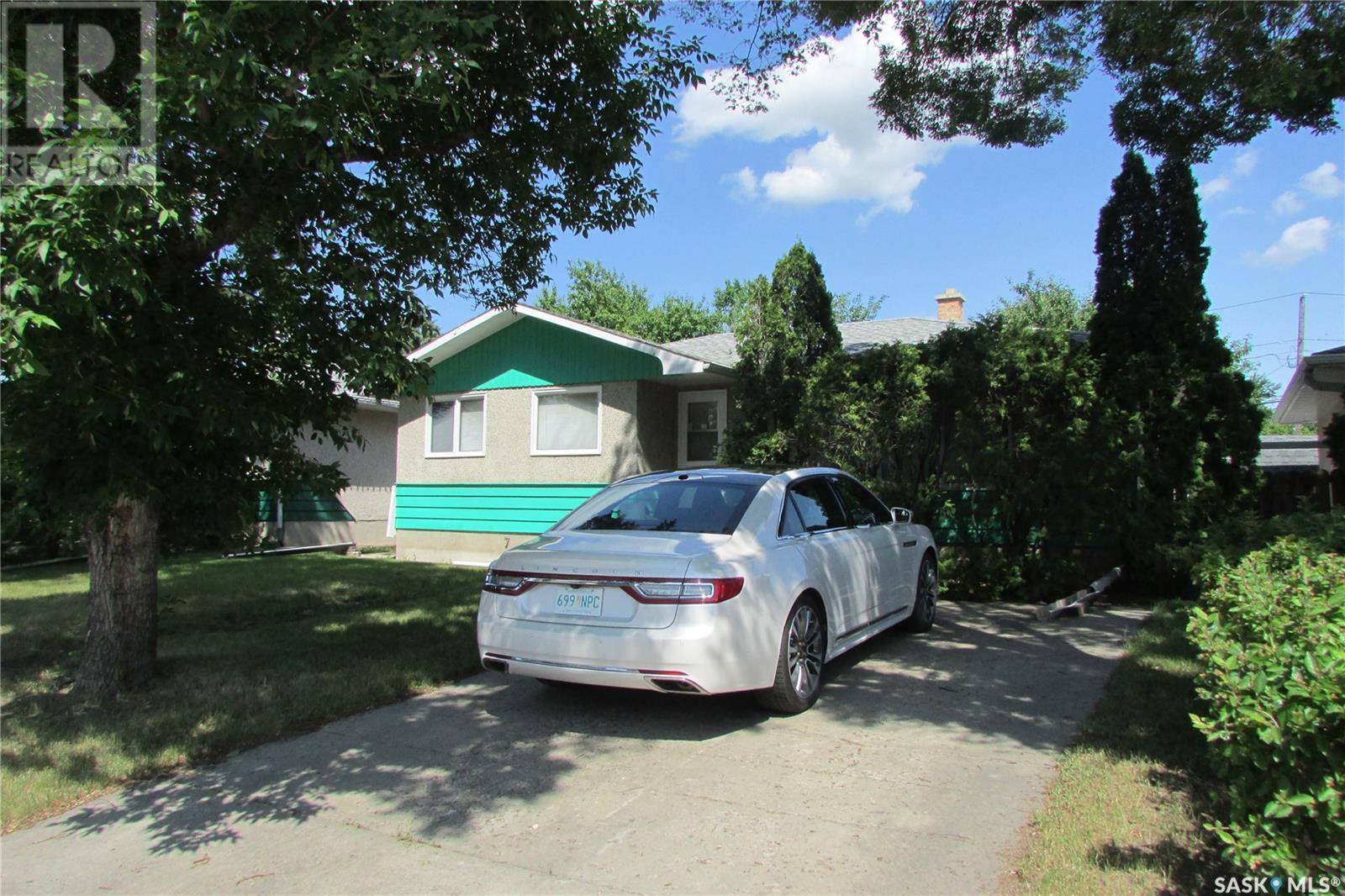 Property at 267 Smith STREET N image 3
