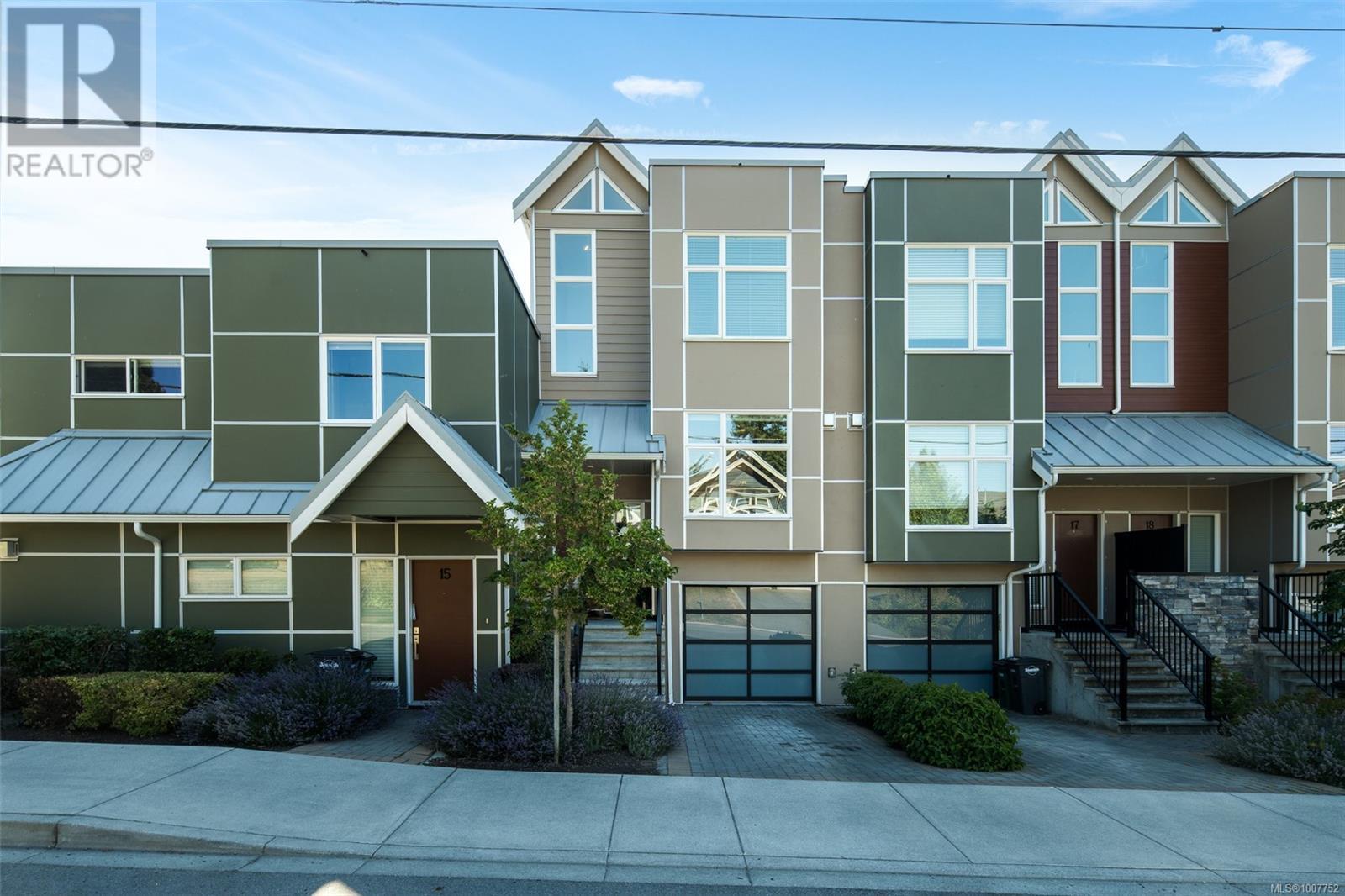 Property at 16 4355 Viewmont Ave image 1