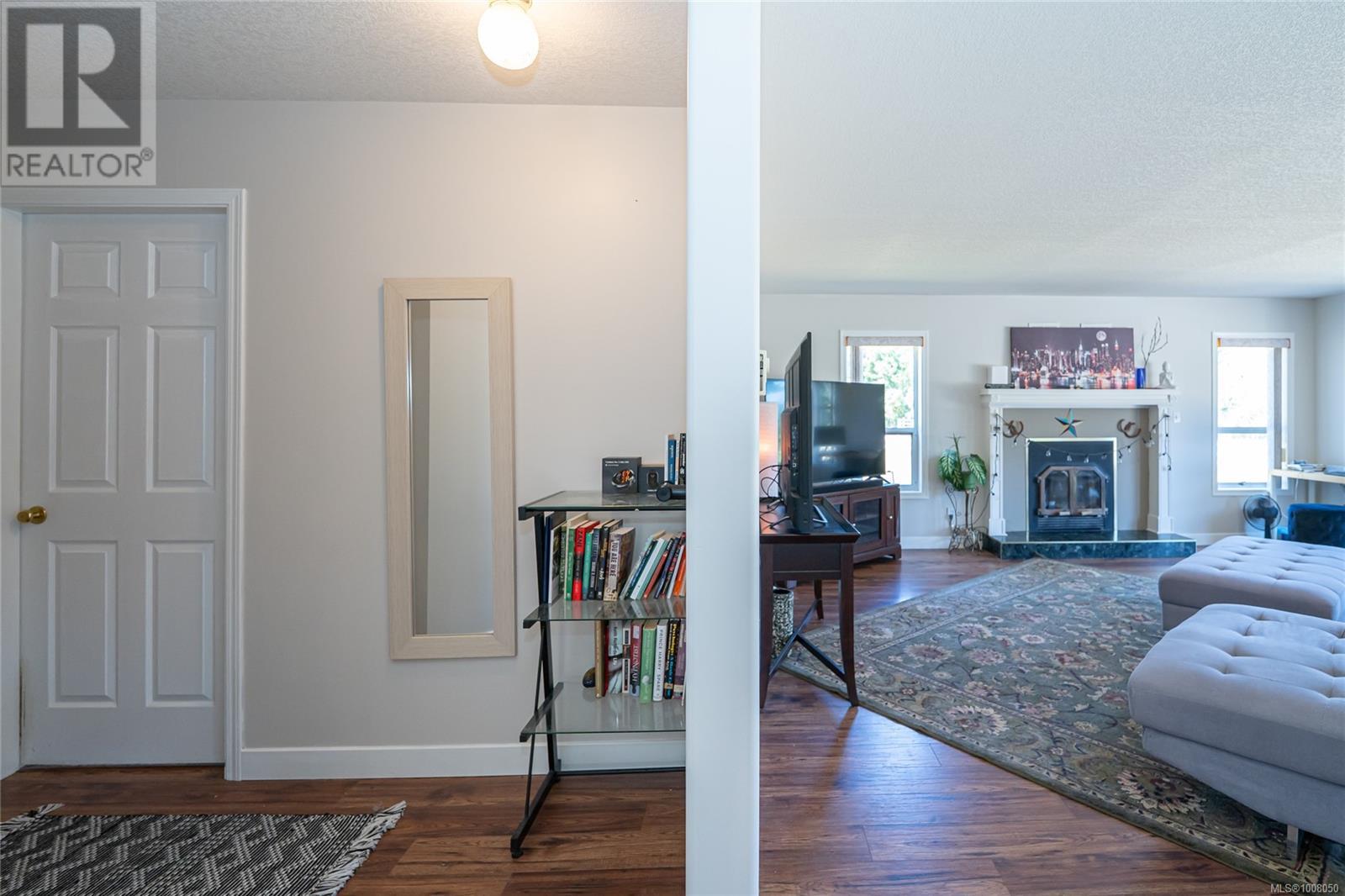 Property at 1980 Saddle Dr image 3