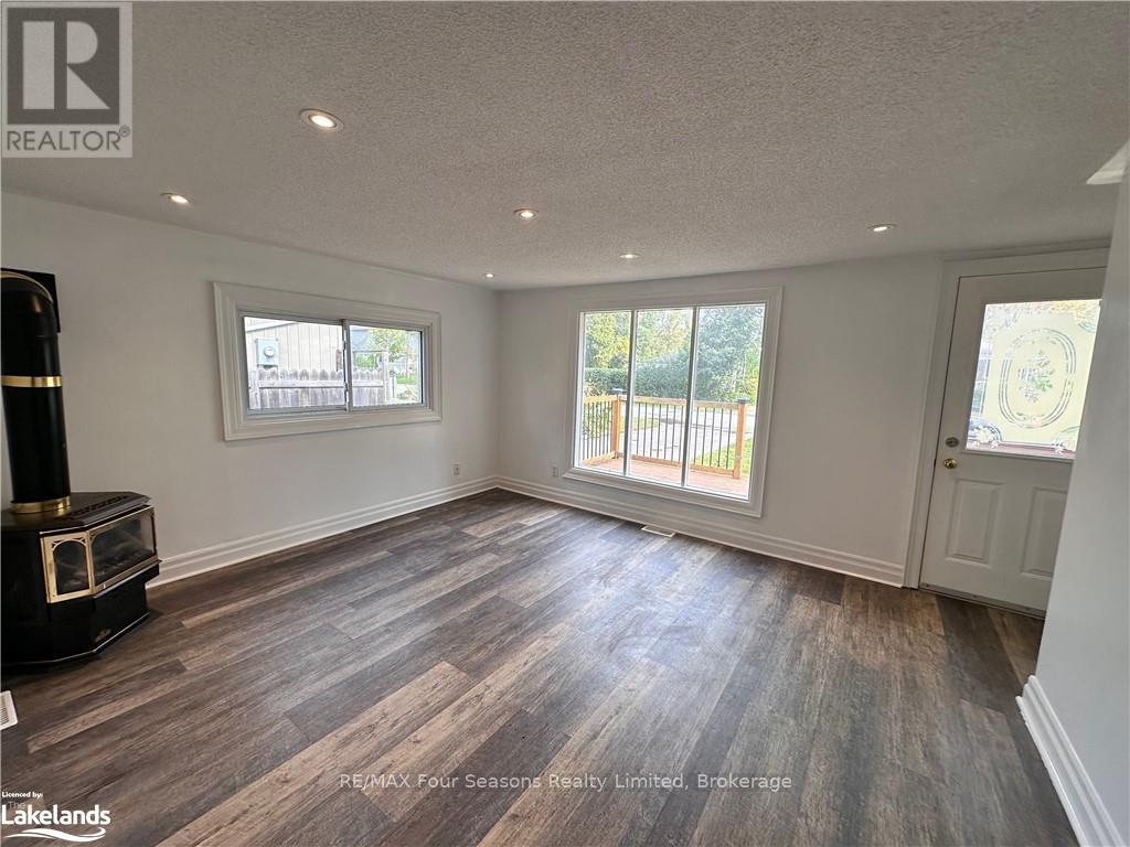 30 64th Street N, Wasaga Beach, Ontario  L9Z 1V2 - Photo 15 - S12302497