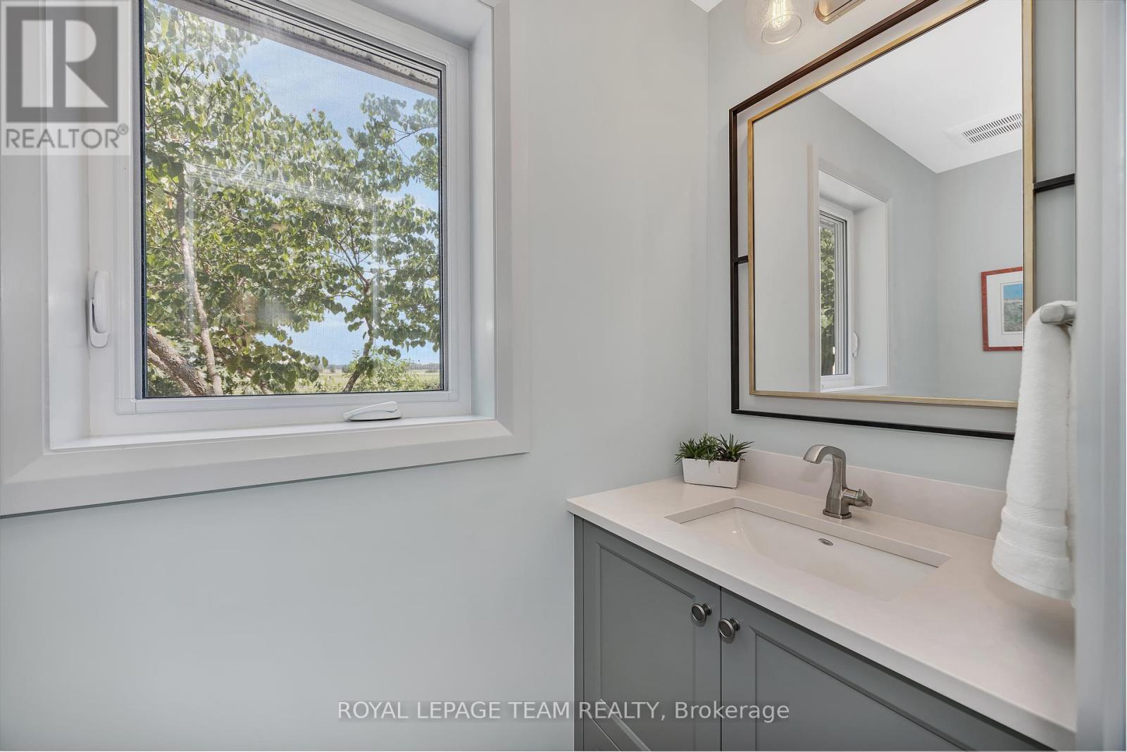 335 Hamilton Road, Russell, Ontario  K4R 0J1 - Photo 16 - X12302494