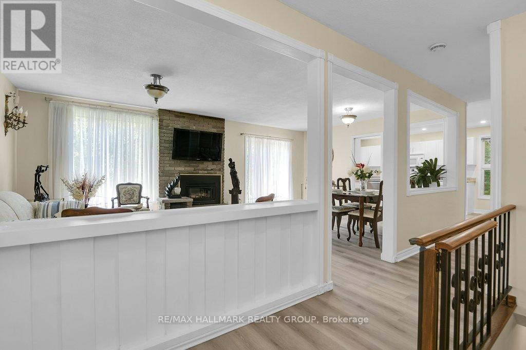 6 Westdale Avenue, Ottawa, Ontario  K2H 5J3 - Photo 7 - X12302643