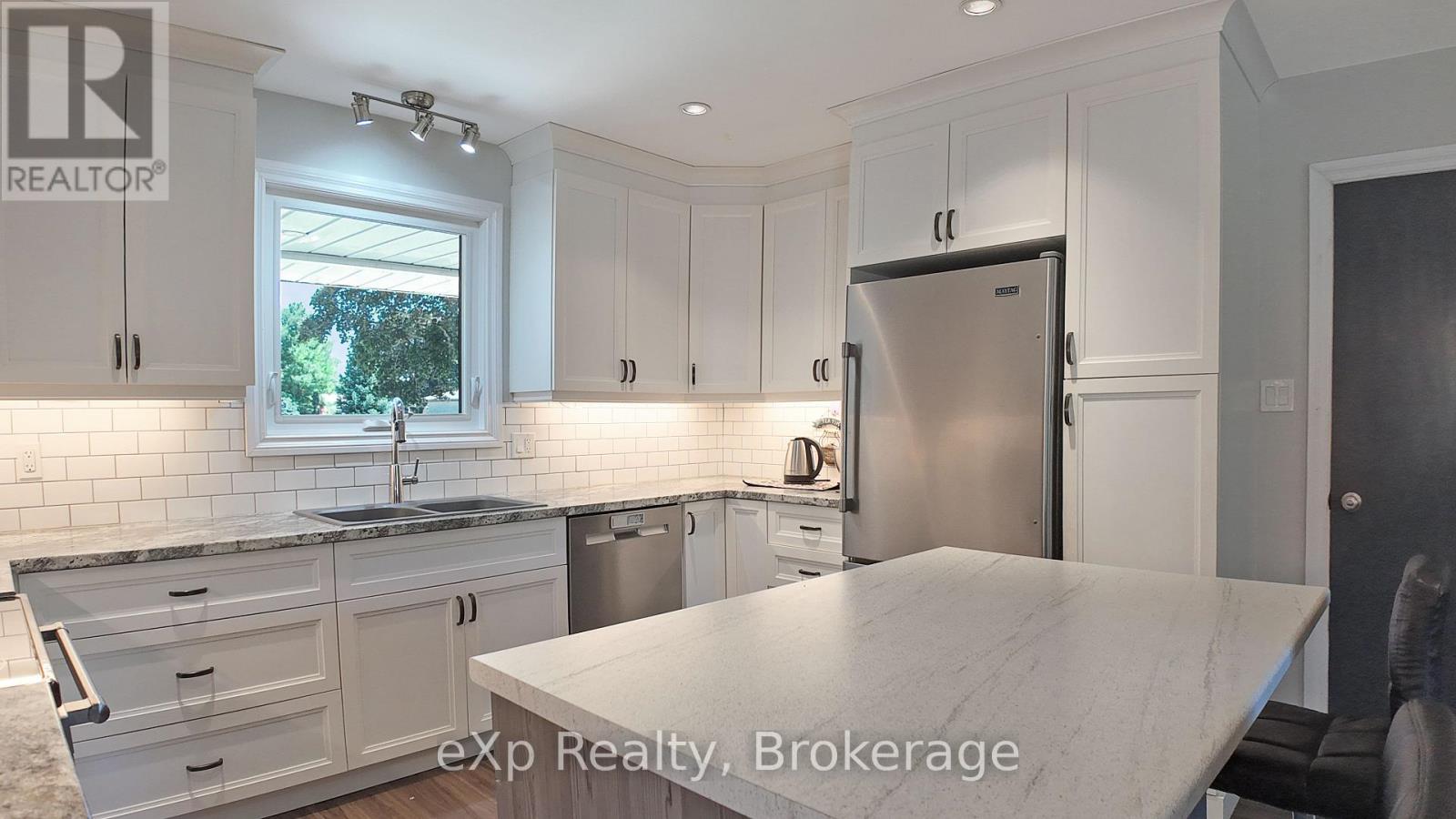 Property at 238 4TH AVENUE image 5