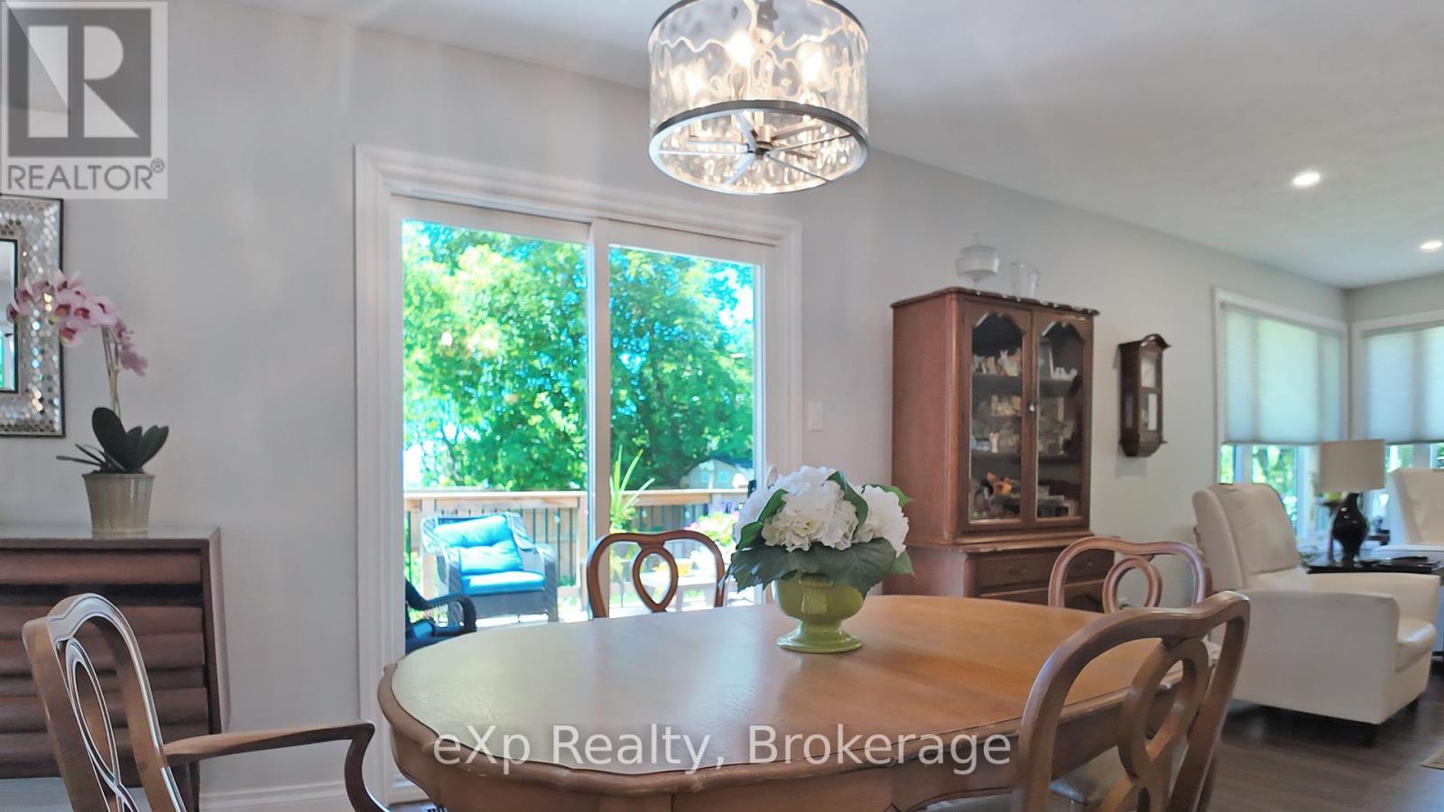 238 4th Avenue, Hanover, Ontario  N4N 2B5 - Photo 7 - X12302473