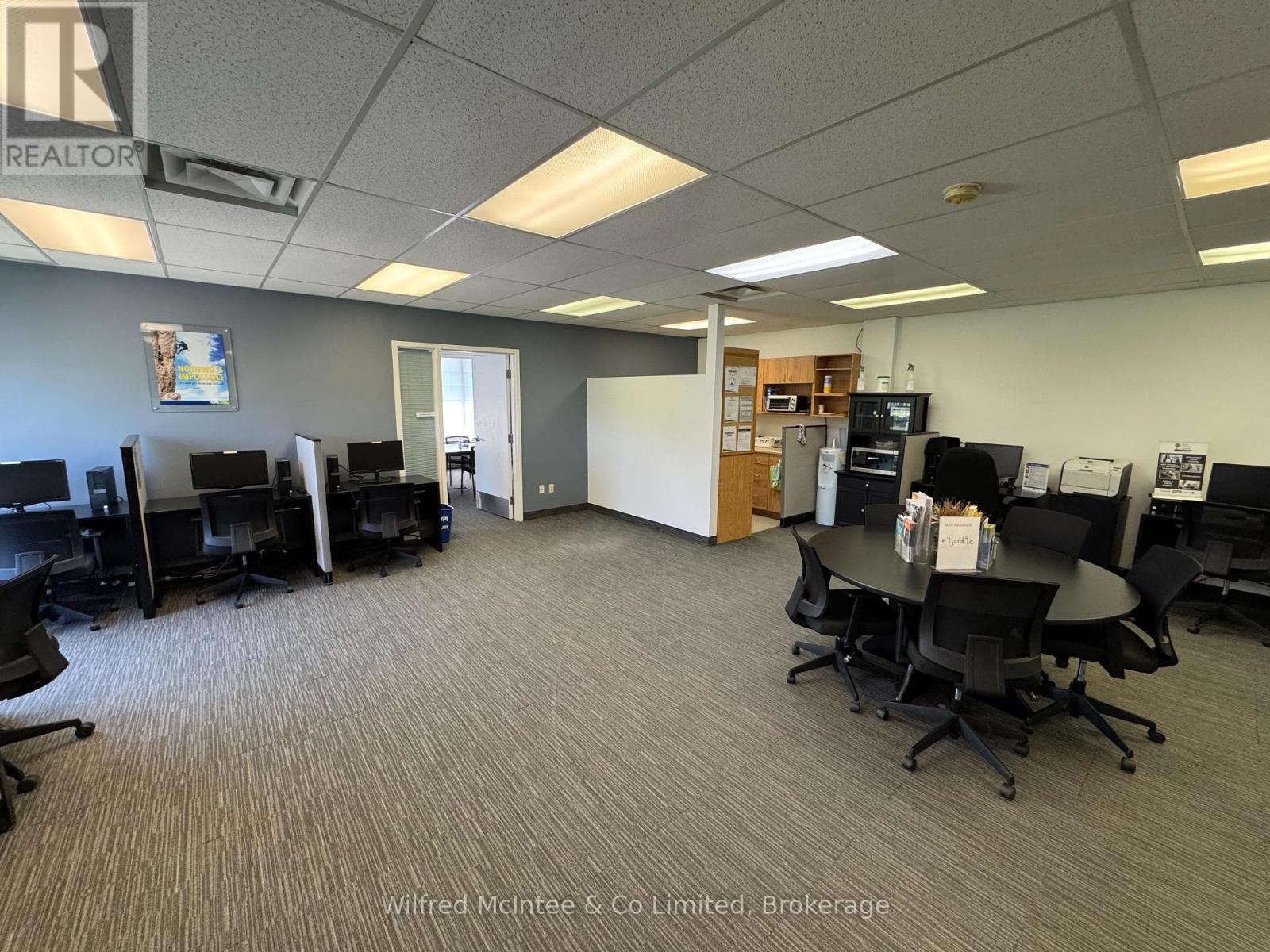 200 - 200 Mcnabb Street, Brockton, Ontario  N0G 2V0 - Photo 4 - X12302589