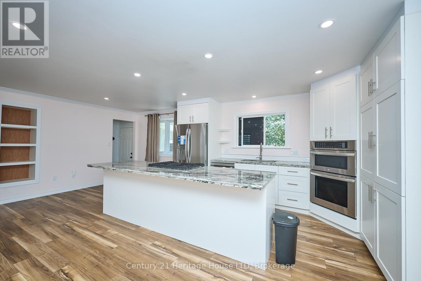 296 Rose Avenue, Fort Erie, Ontario  L2A 4M1 - Photo 10 - X12302607