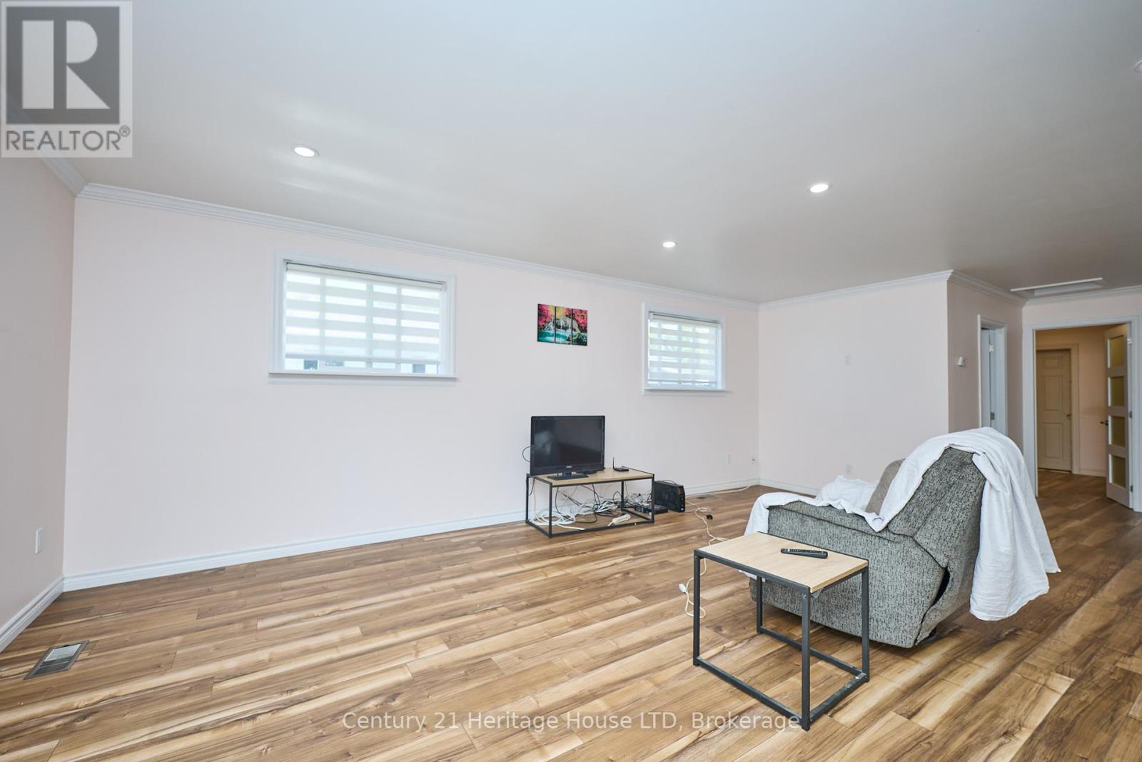 296 Rose Avenue, Fort Erie, Ontario  L2A 4M1 - Photo 11 - X12302607