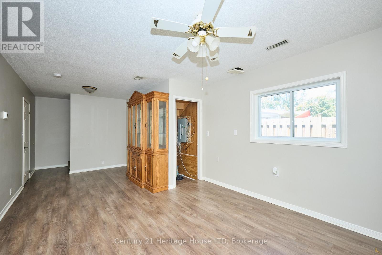 296 Rose Avenue, Fort Erie, Ontario  L2A 4M1 - Photo 17 - X12302607