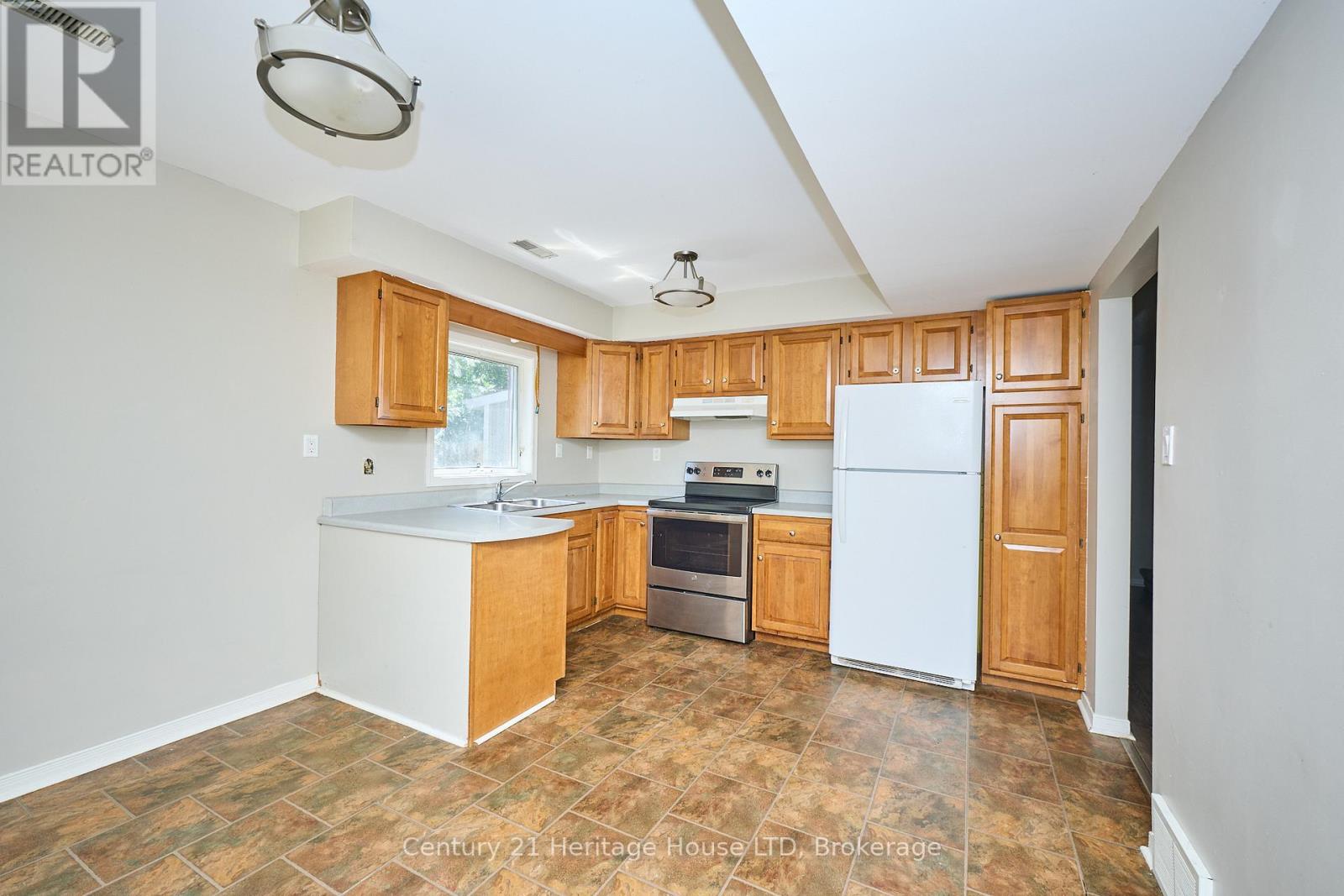 296 Rose Avenue, Fort Erie, Ontario  L2A 4M1 - Photo 27 - X12302607