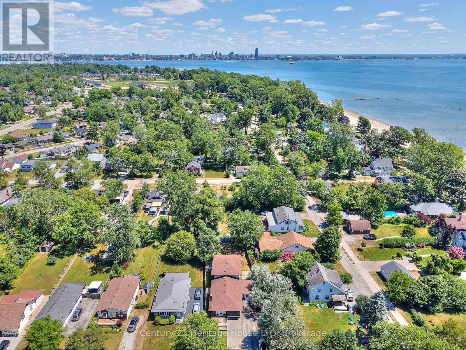 296 Rose Avenue, Fort Erie, Ontario  L2A 4M1 - Photo 42 - X12302607