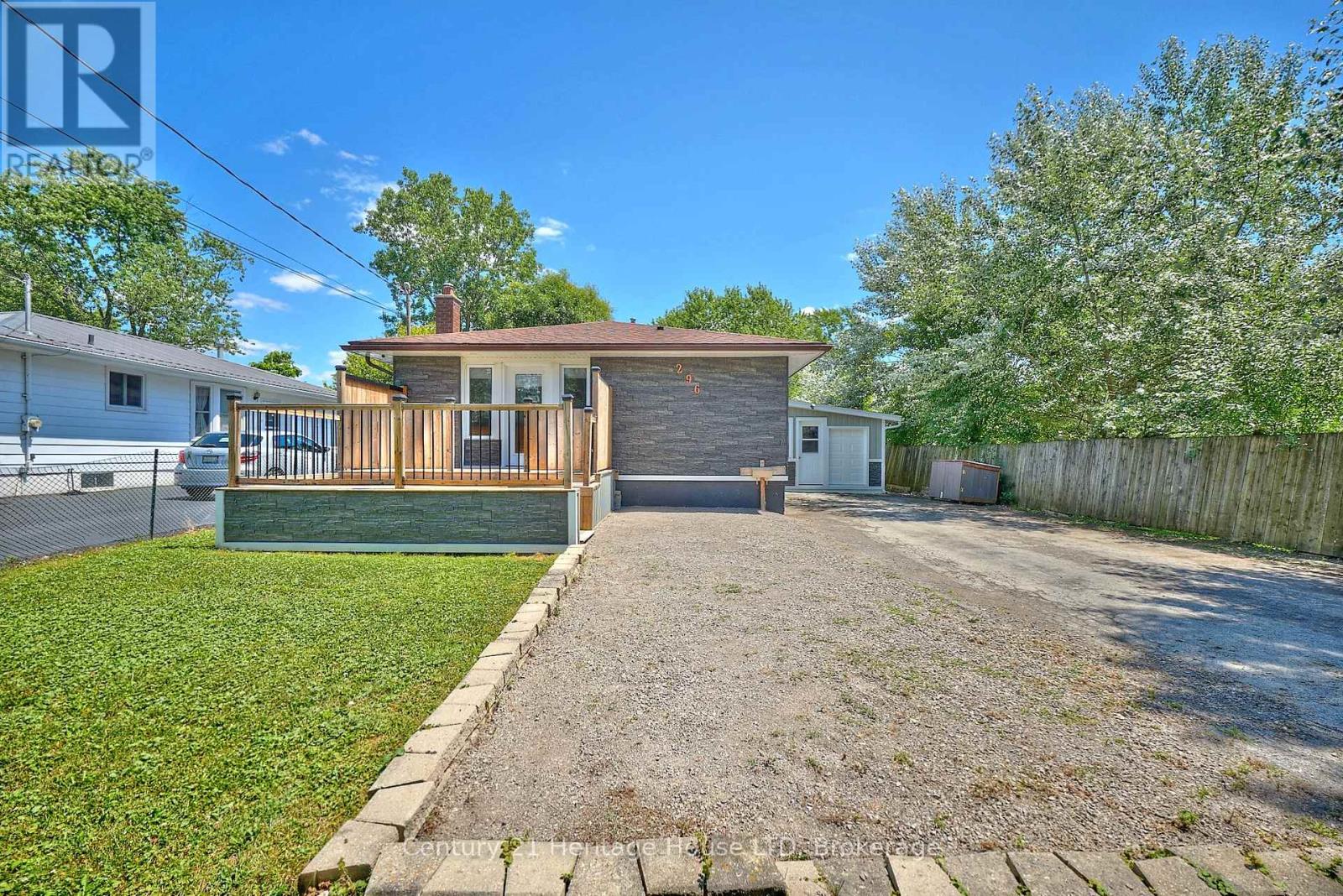 296 Rose Avenue, Fort Erie, Ontario  L2A 4M1 - Photo 1 - X12302617