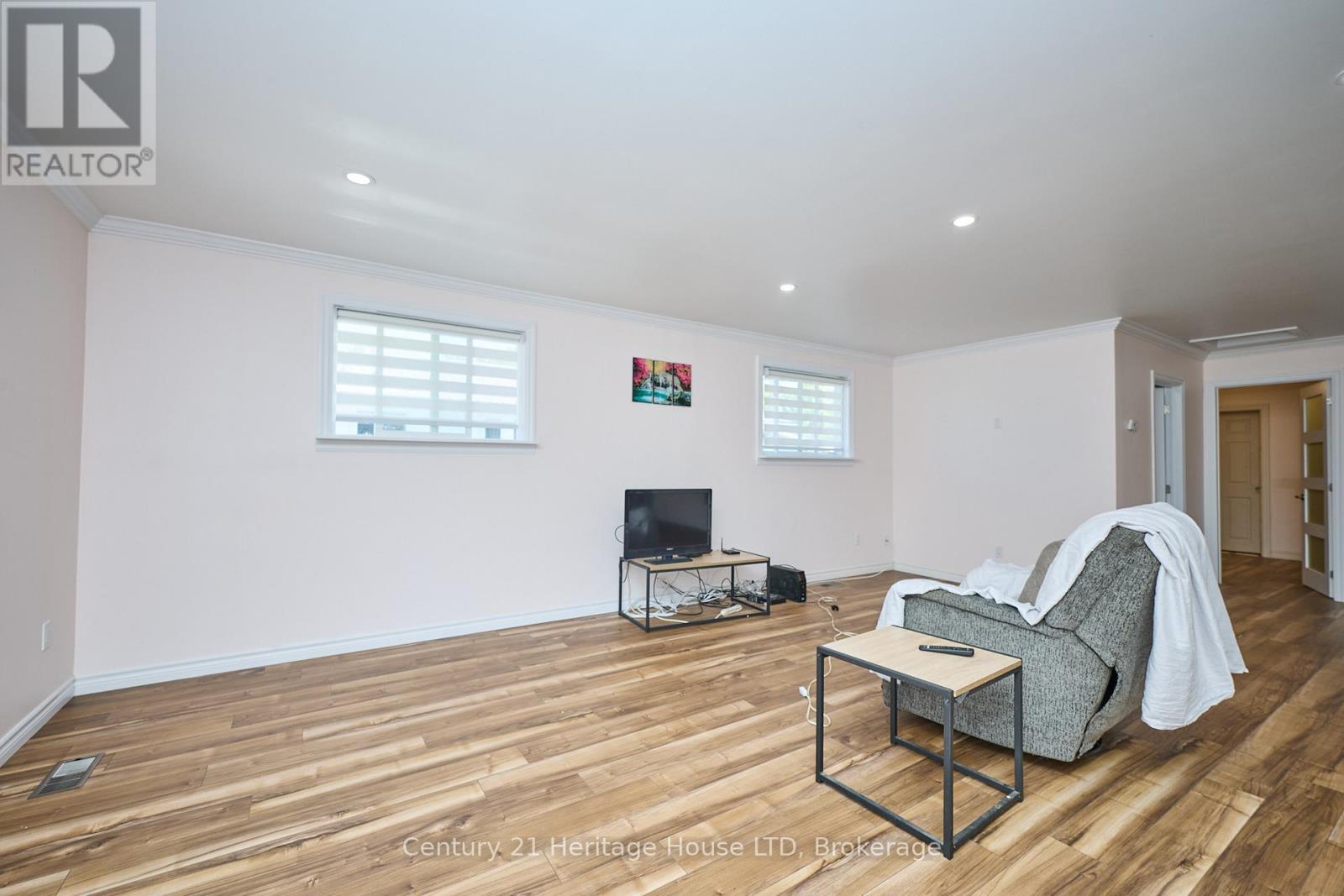 296 Rose Avenue, Fort Erie, Ontario  L2A 4M1 - Photo 11 - X12302617