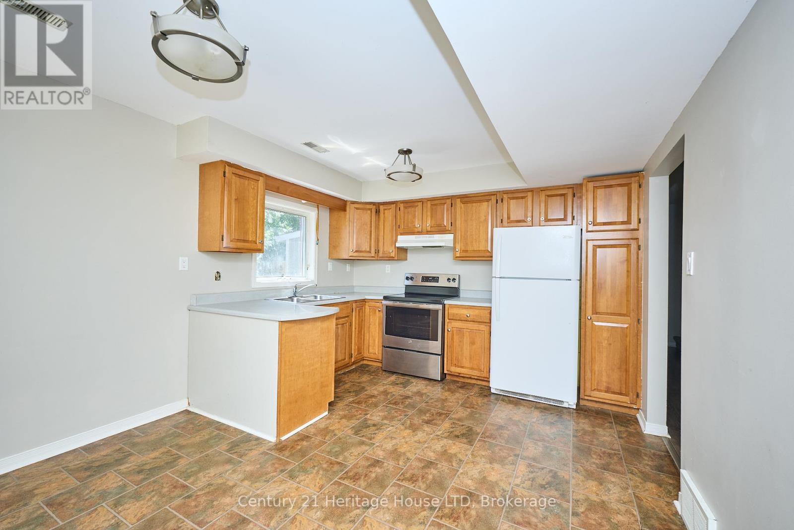 296 Rose Avenue, Fort Erie, Ontario  L2A 4M1 - Photo 27 - X12302617