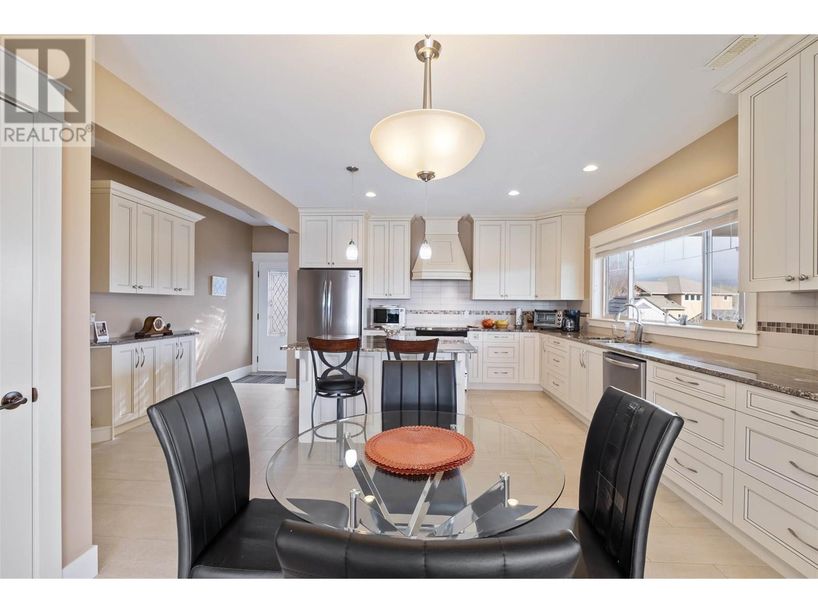 1297 Tanemura Crescent Kelowna Photo 33