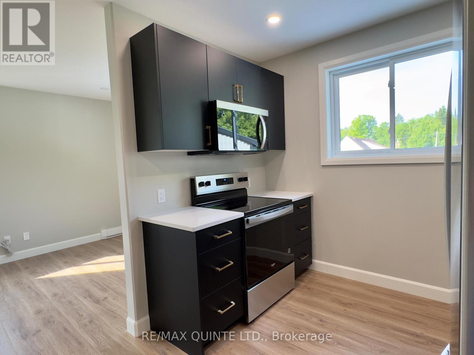 4 - 330 Victoria Street, Tweed (Tweed (Village)), Ontario  K0K 3J0 - Photo 3 - X12302493