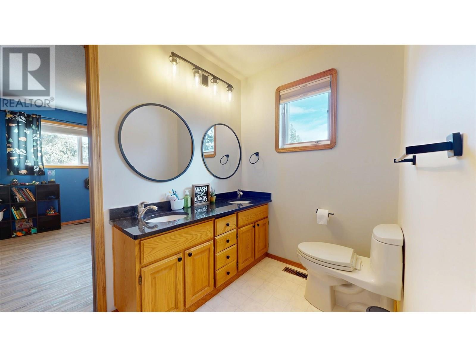 121 10th Street S, Cranbrook, British Columbia  V1C 4P5 - Photo 44 - 10349373