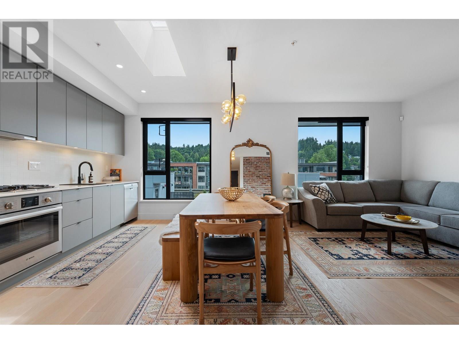 612 83 MOODY STREET, Port Moody, British Columbia